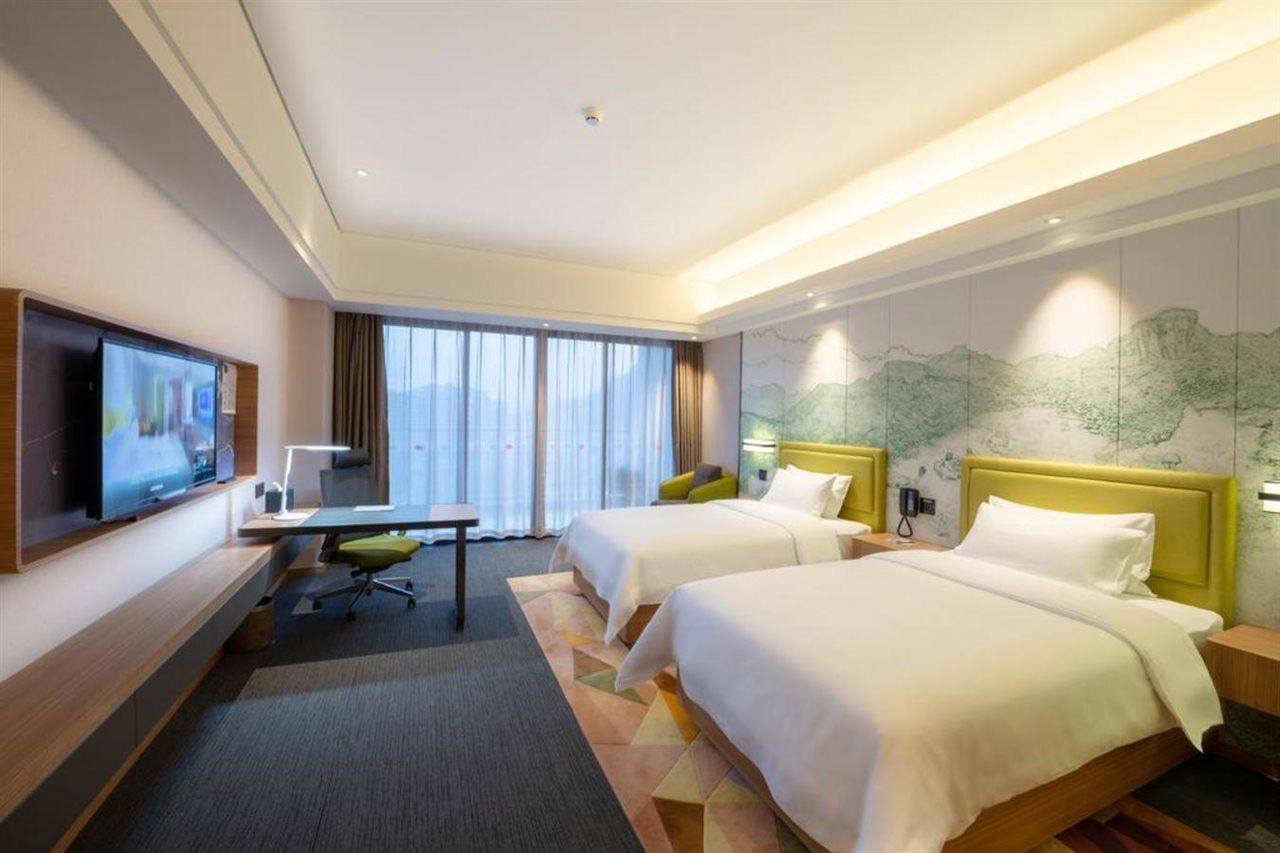 Отель Hampton By Hilton Qingyuan Qingxin District Экстерьер фото