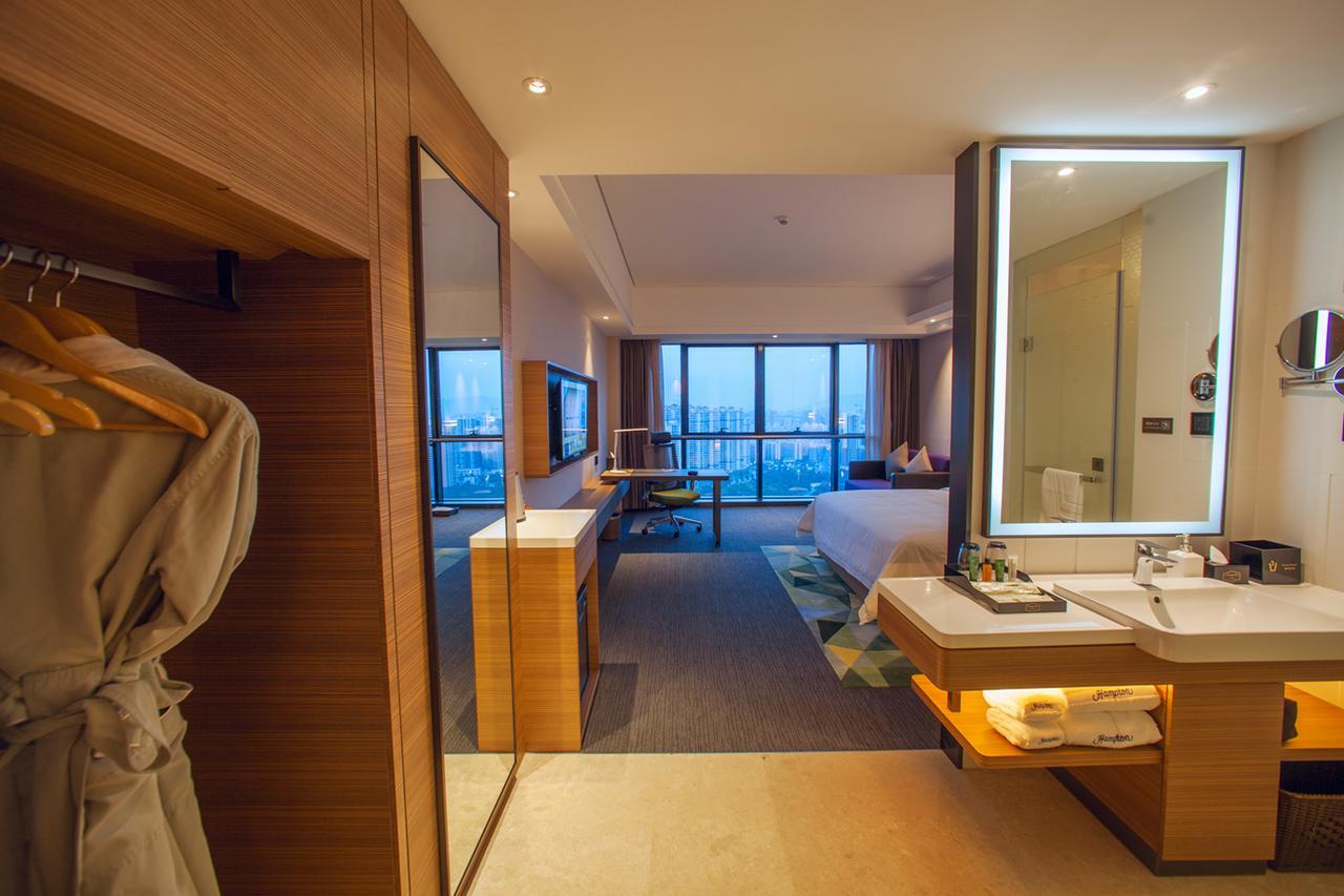 Отель Hampton By Hilton Qingyuan Qingxin District Экстерьер фото