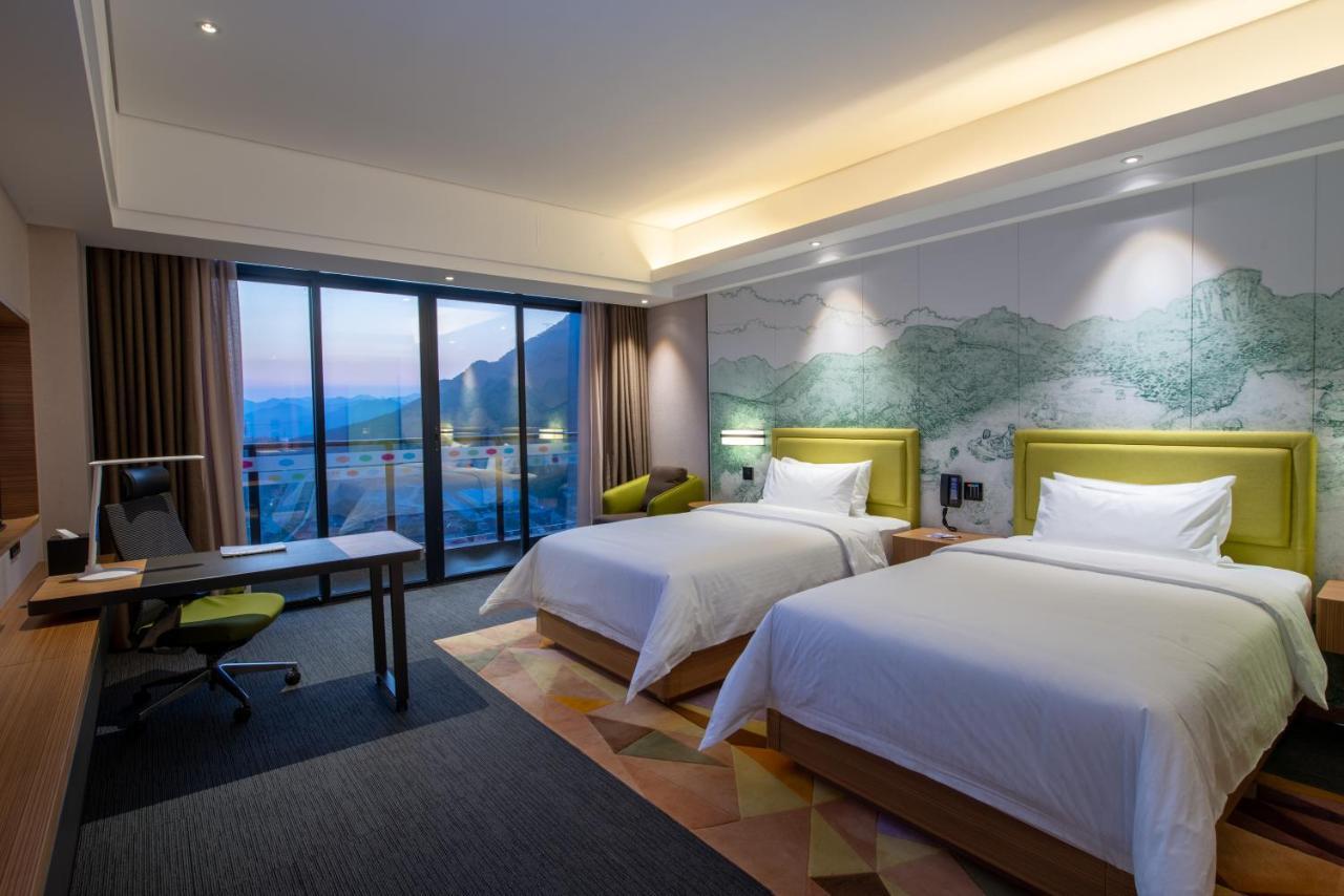 Отель Hampton By Hilton Qingyuan Qingxin District Экстерьер фото