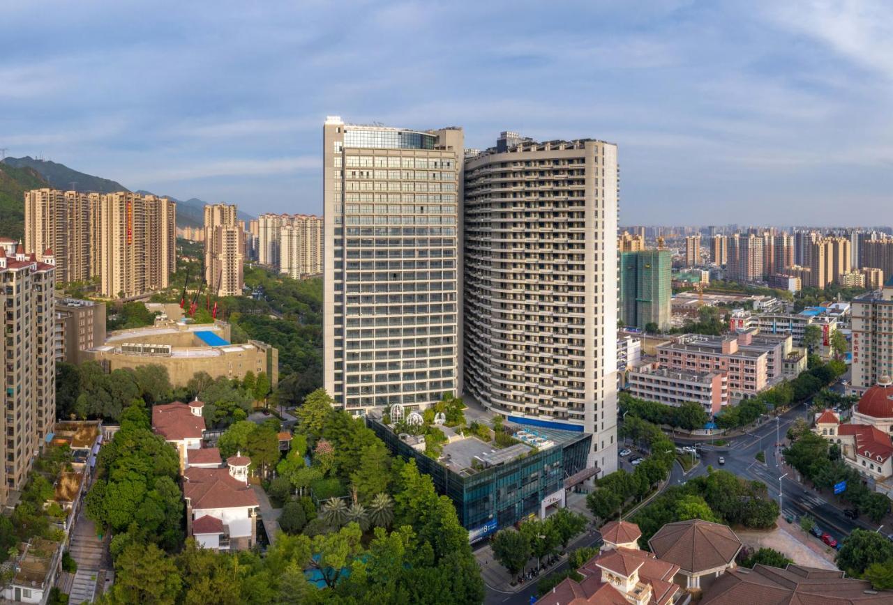 Отель Hampton By Hilton Qingyuan Qingxin District Экстерьер фото
