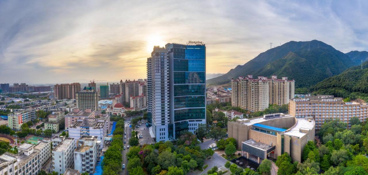 Отель Hampton By Hilton Qingyuan Qingxin District Экстерьер фото